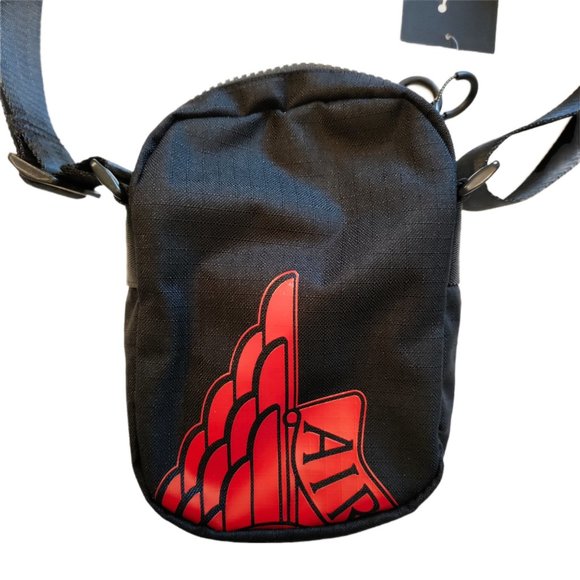 Nike Air Jordan 2 Zip Pouch Cross Bag One Size NEW - Picture 3 of 7